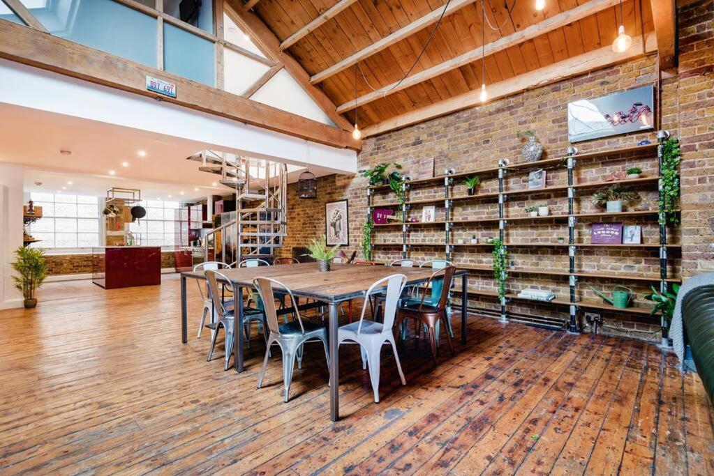 Appartement Penthouse Loft With Roof Terrace Not For Events Or Parties *