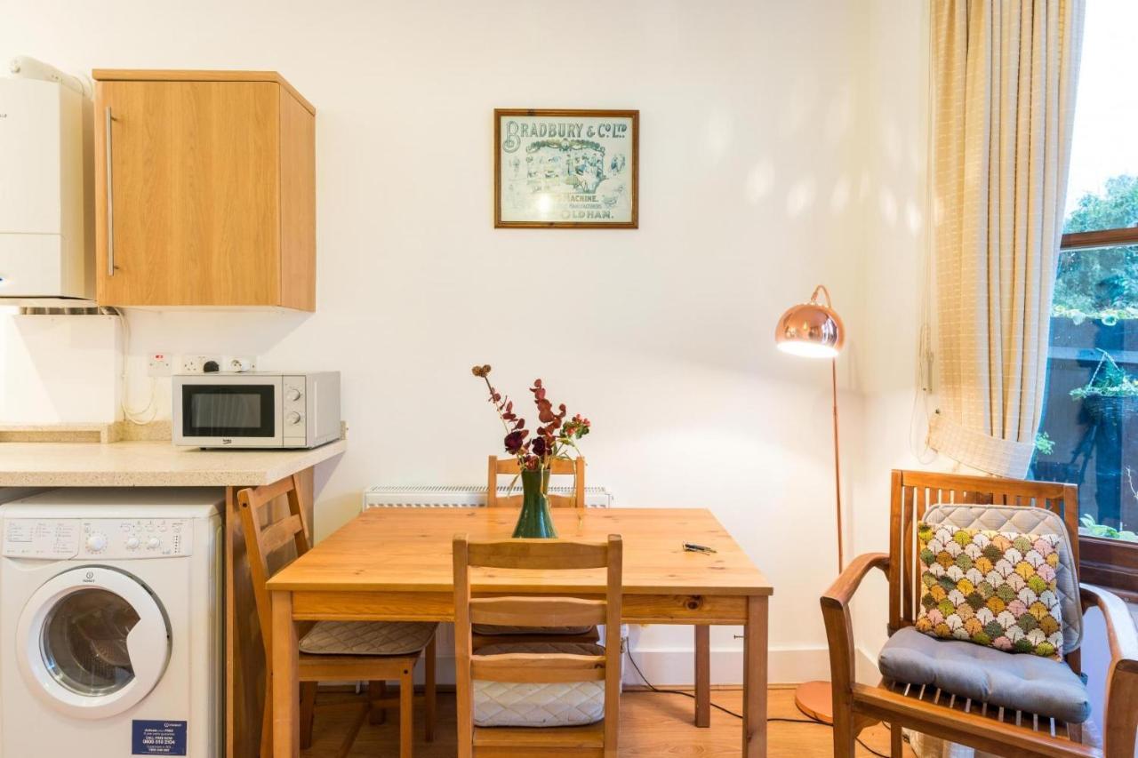 New Stylish 1 Bedroom Flat With Garden