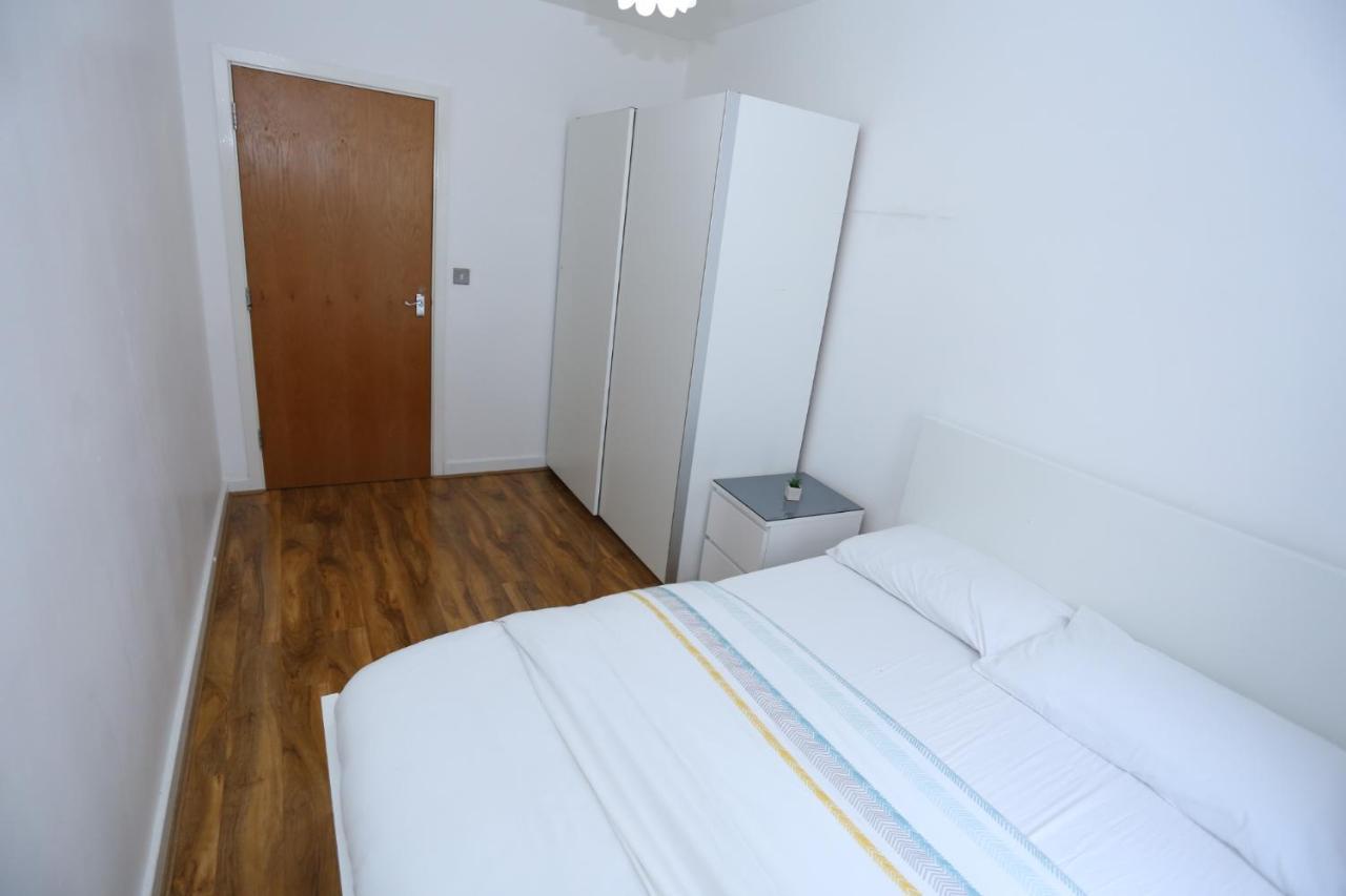 Lovely 2 Bed 2 Toilet Hill House River View *