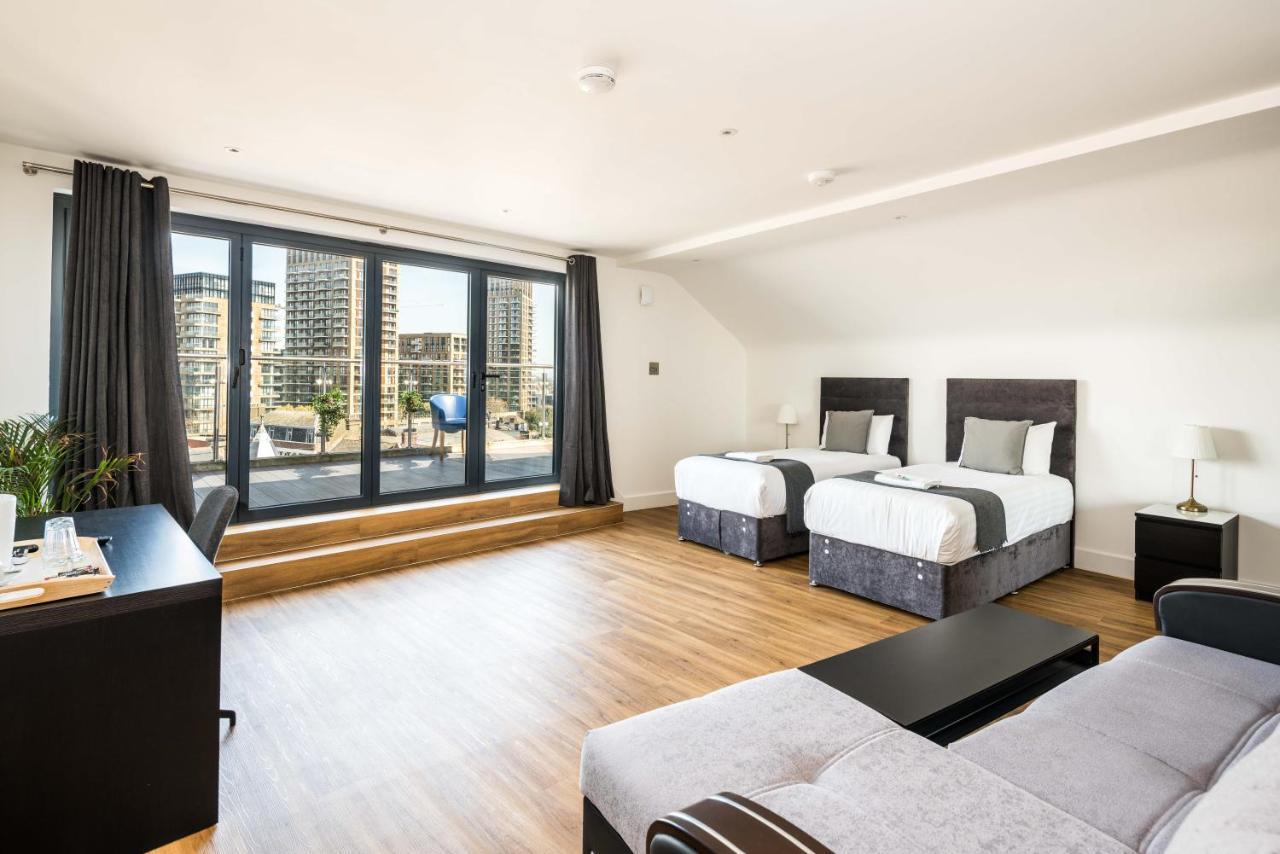 Simple Hotel *