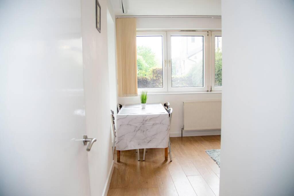 Shoreditch Hoxton Large 3 Bed Garden Flat Free Parking Aor Only Lejlighed