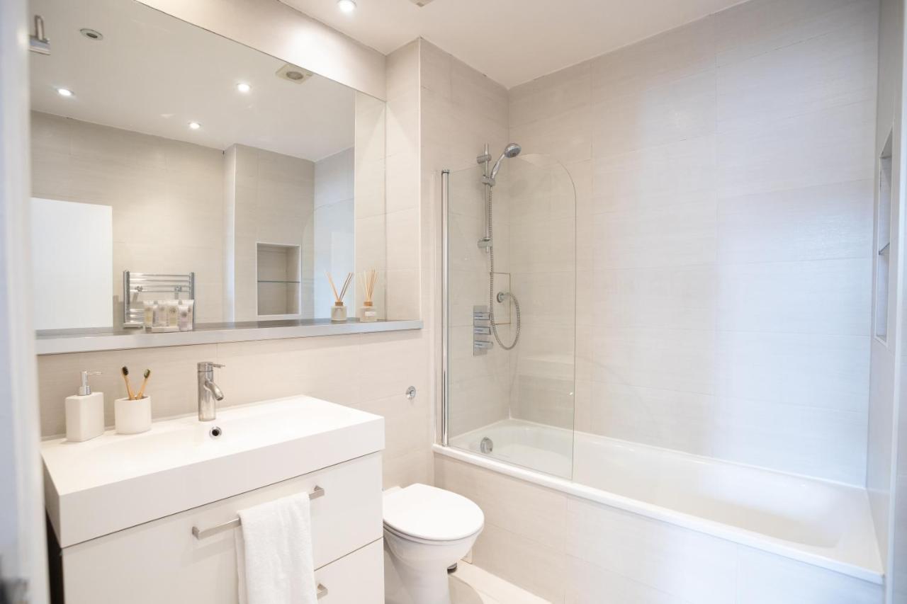 Perfect For Business & Corporate Stays - Three Bed With View Shoreditch Apartment London