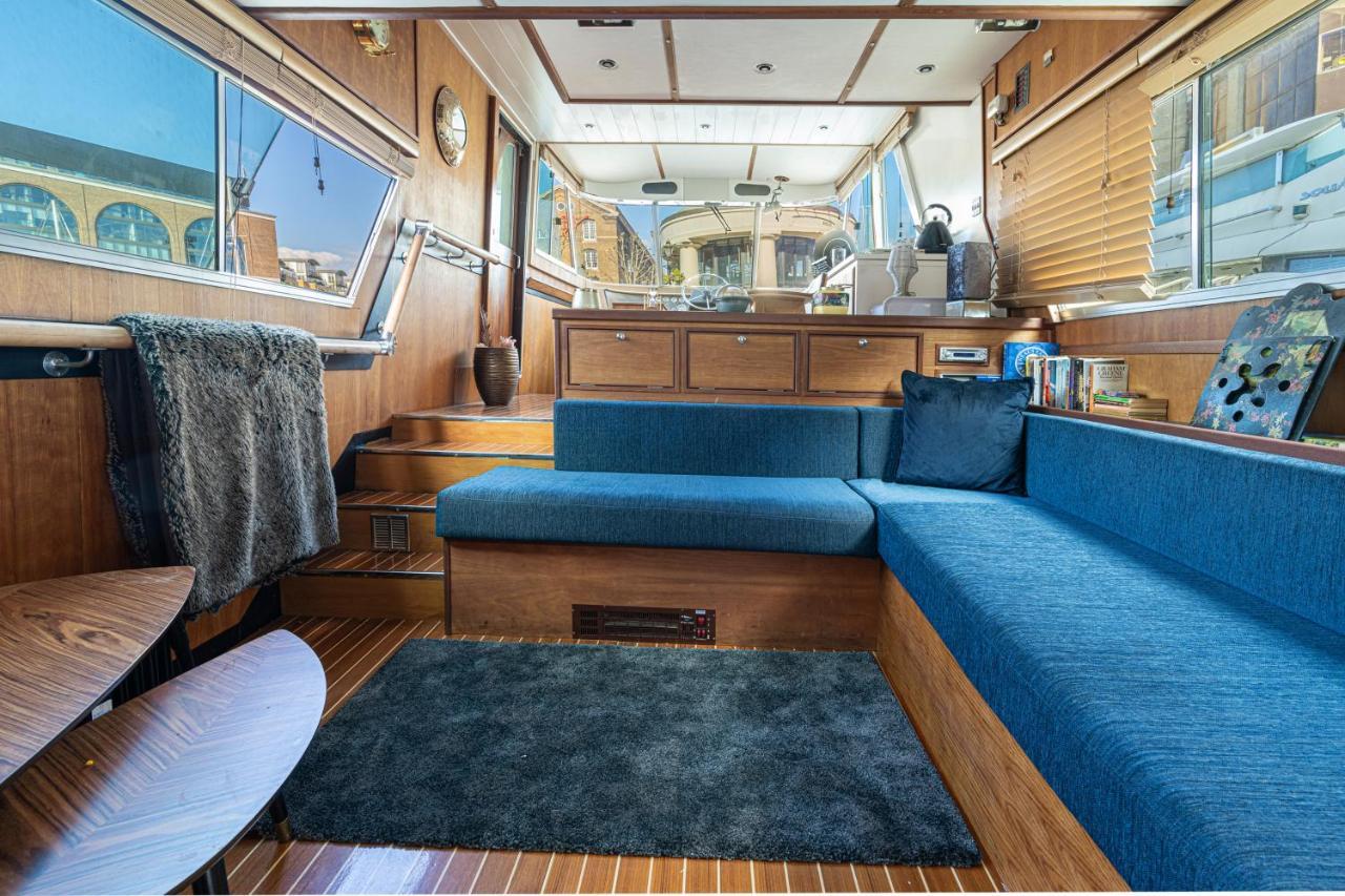 Rustic 2-bed Houseboat On The River Thames, In East