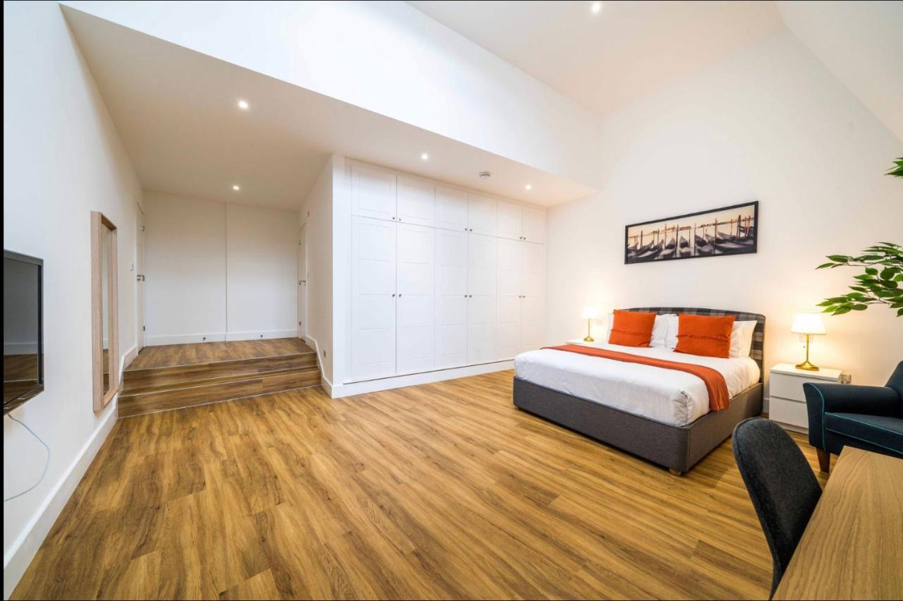 Simple Hotel