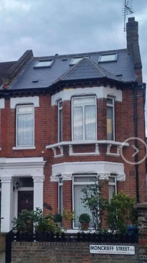 Helena Host Family Bed & Breakfast London