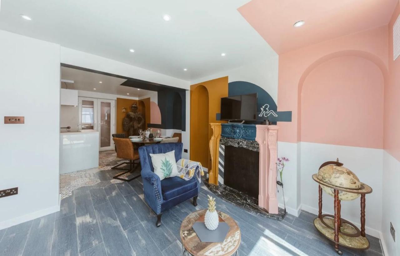Jacuzzi-Cinema-Tower Bridge Holiday home London