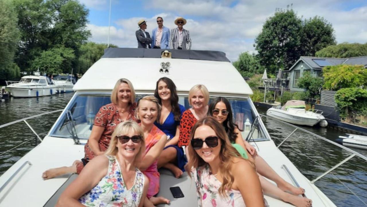 Yacht -central St Kats Dock Tower Bridge Botel Londen
