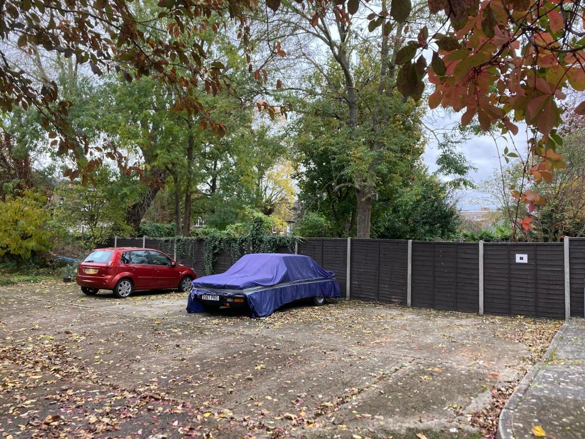 Stunning Ground Floor Garden - Entire Apartment, Centrally Located, With Free Off Road Parking By Flat & Wiffi, Beautifully Secluded, 3 Mins From Amenities Appartement *