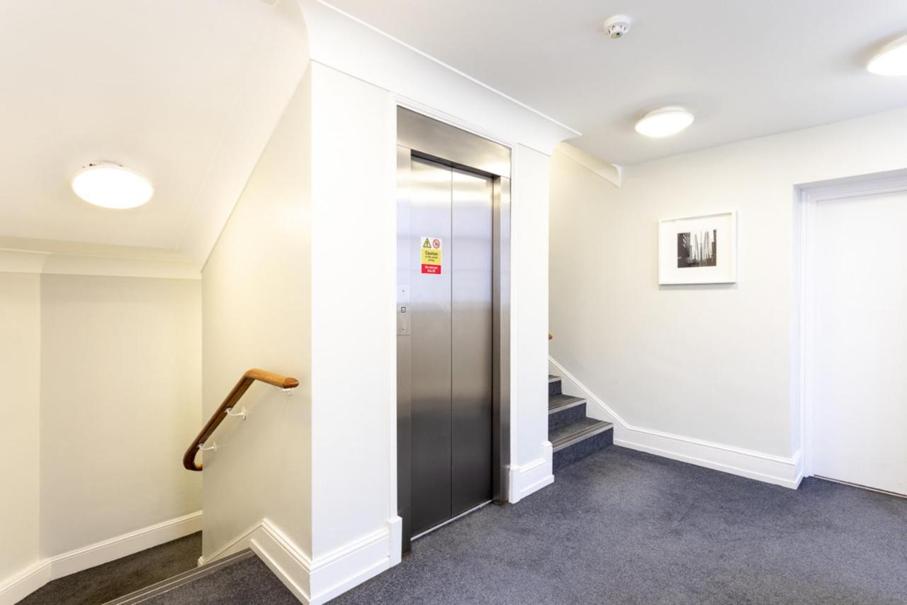 Groveland Court 1 Londra