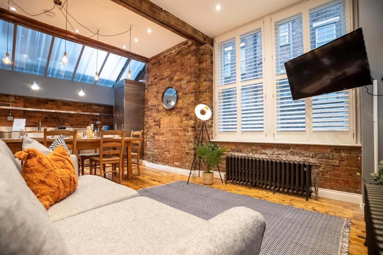 Deluxe Rustic Style Two Bedroom Bethnal - Yard View Appartement *