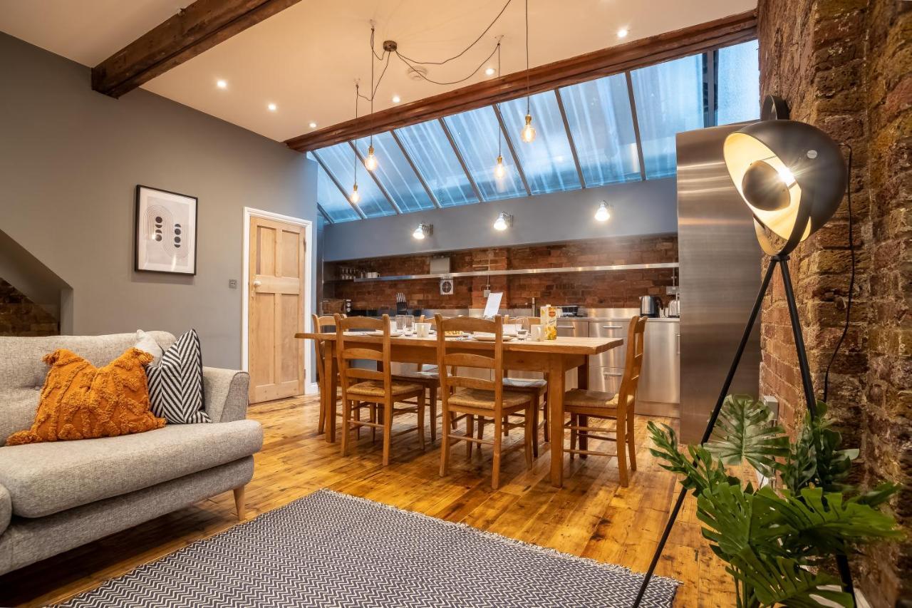 Appartement Deluxe Rustic Style Two Bedroom Bethnal - Yard View