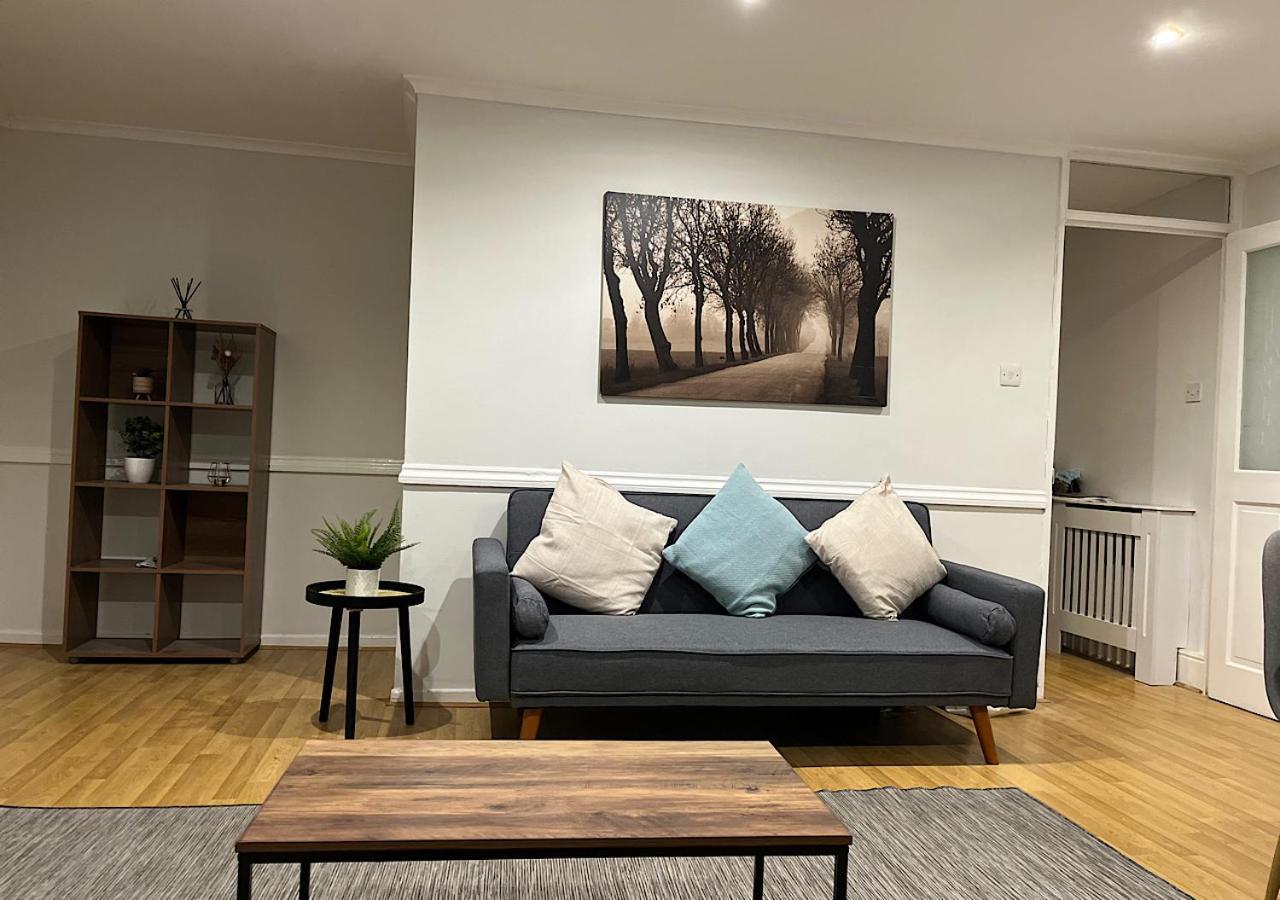 Apartment Lovely 2 Bedroom With Parking Space London