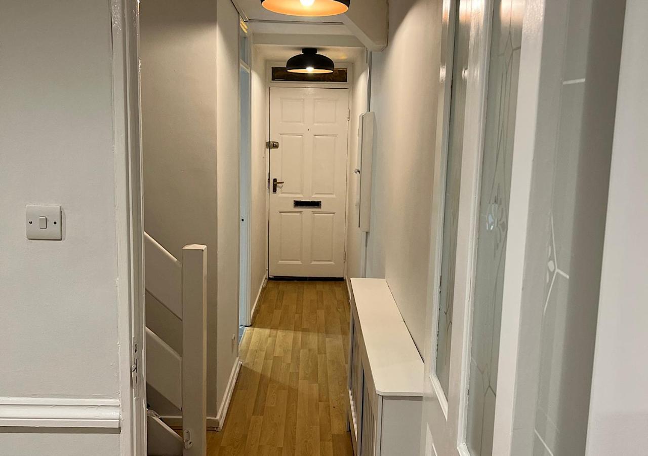 Apartment Lovely 2 Bedroom With Parking Space London