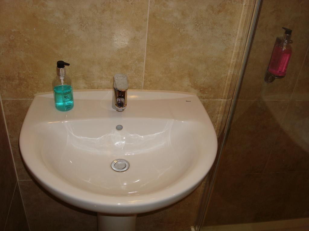 Vertshus Forest Gate - Free Parking Limited Spaces London