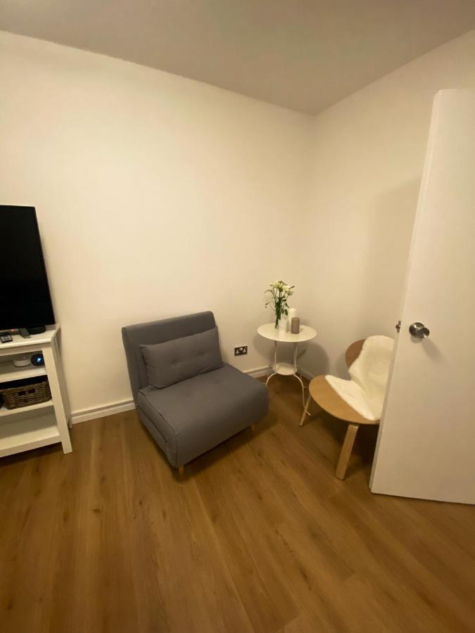 Lovely One Bedroom Flat In The Heart Of * Londen
