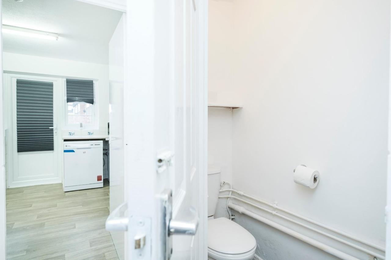 Lägenhet Spacious 3 Bed 1 Bath Hse W Guest Toilet W Parking Near Excel - E16 *
