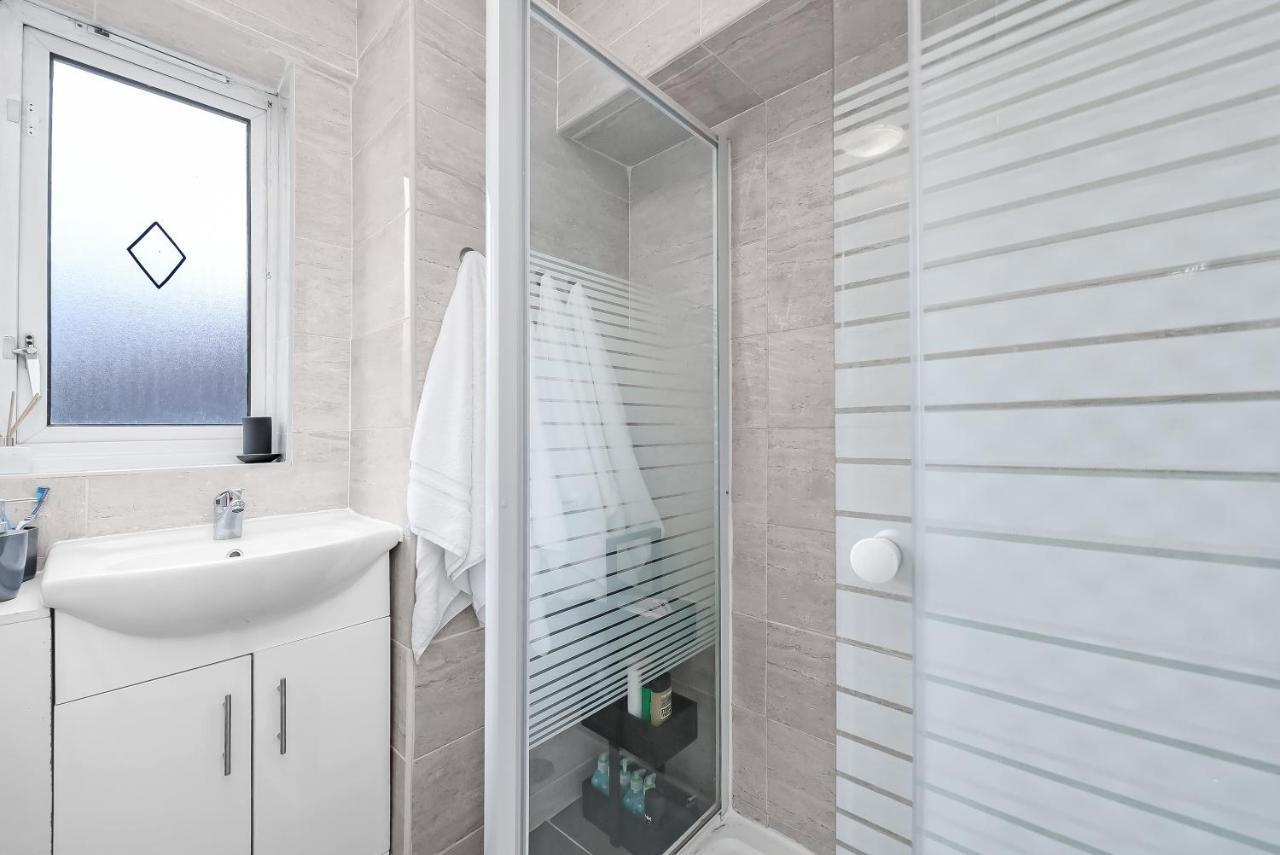 Stylish Excel 3 Bedroom Flat Appartement *