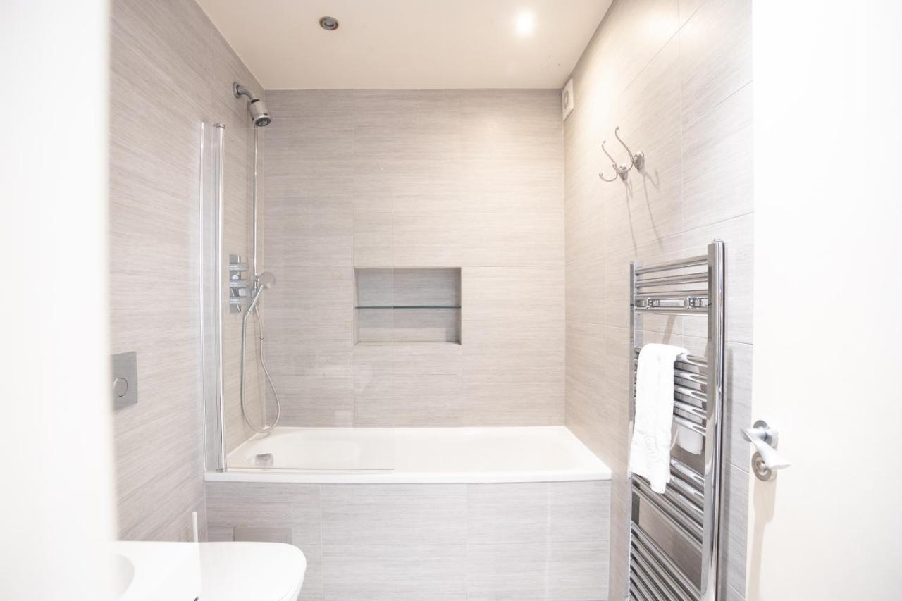 Perfect For Business & Corporate Stays - Three Bed With View Shoreditch Apartment London