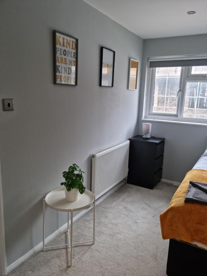Bright, Spacious 4 Bed With A Jacuzzi! Appartamento