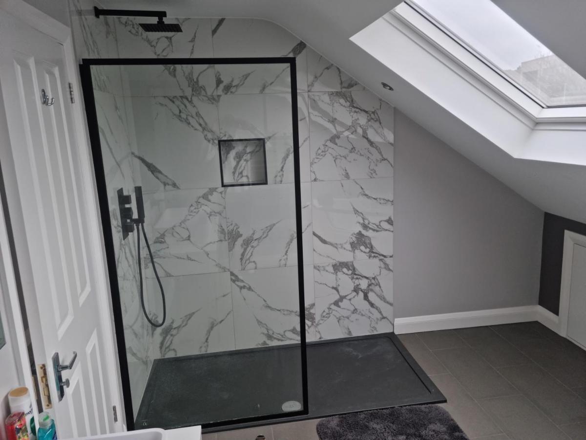 Bright, Spacious 4 Bed With A Jacuzzi! Appartamento Londra