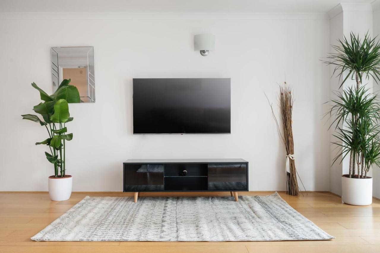 Riverside Two Bedroom In Canary Wharf Appartamento *