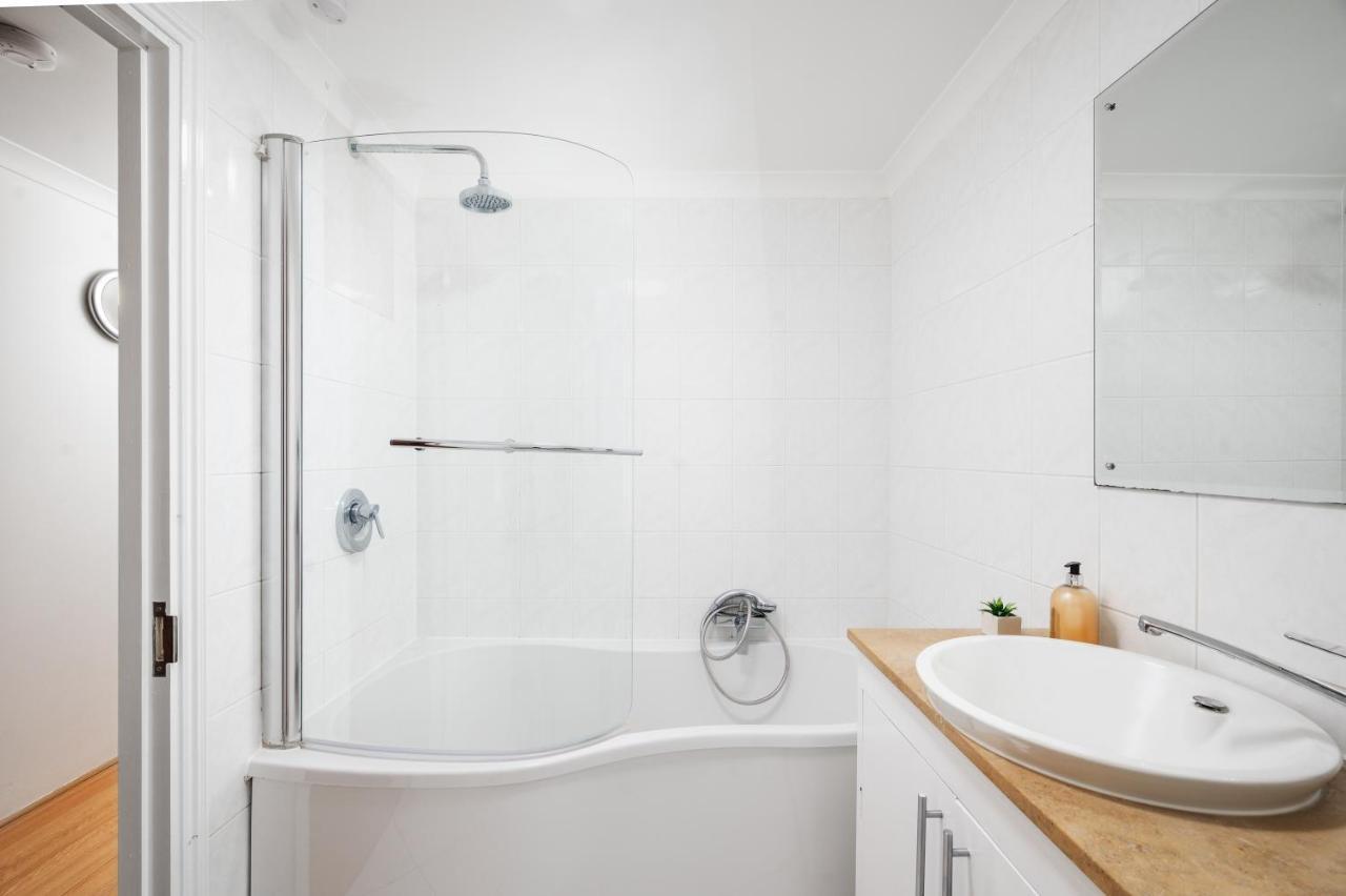 Appartamento Riverside Two Bedroom In Canary Wharf *