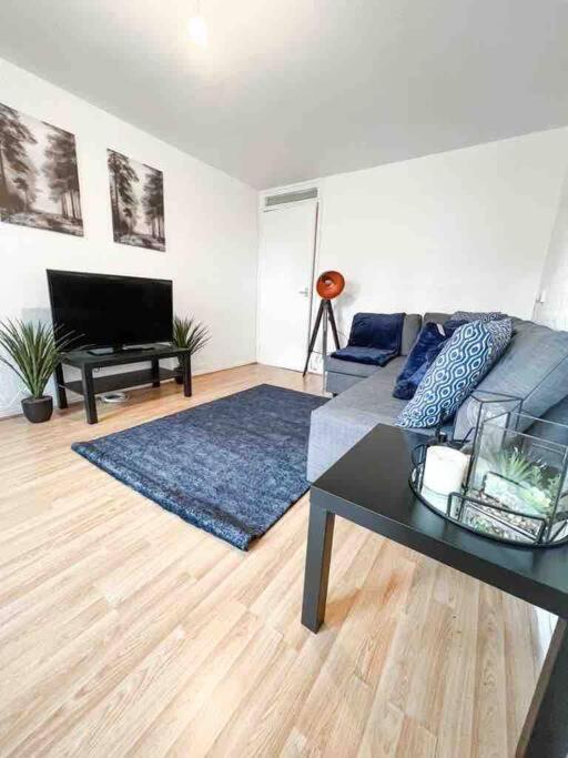 Spacious Two Bedroom Flat London