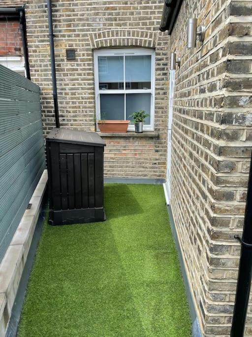 Appartement Lovely 1 Bed Cosy With Shard View Londen