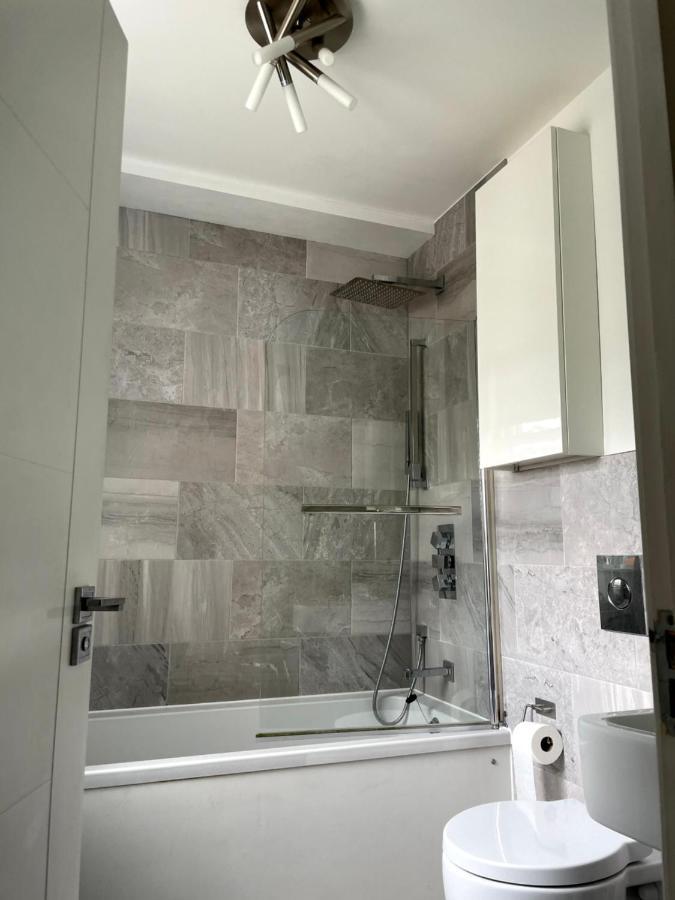 Lovely 1 Bed Cosy With Shard View Londen