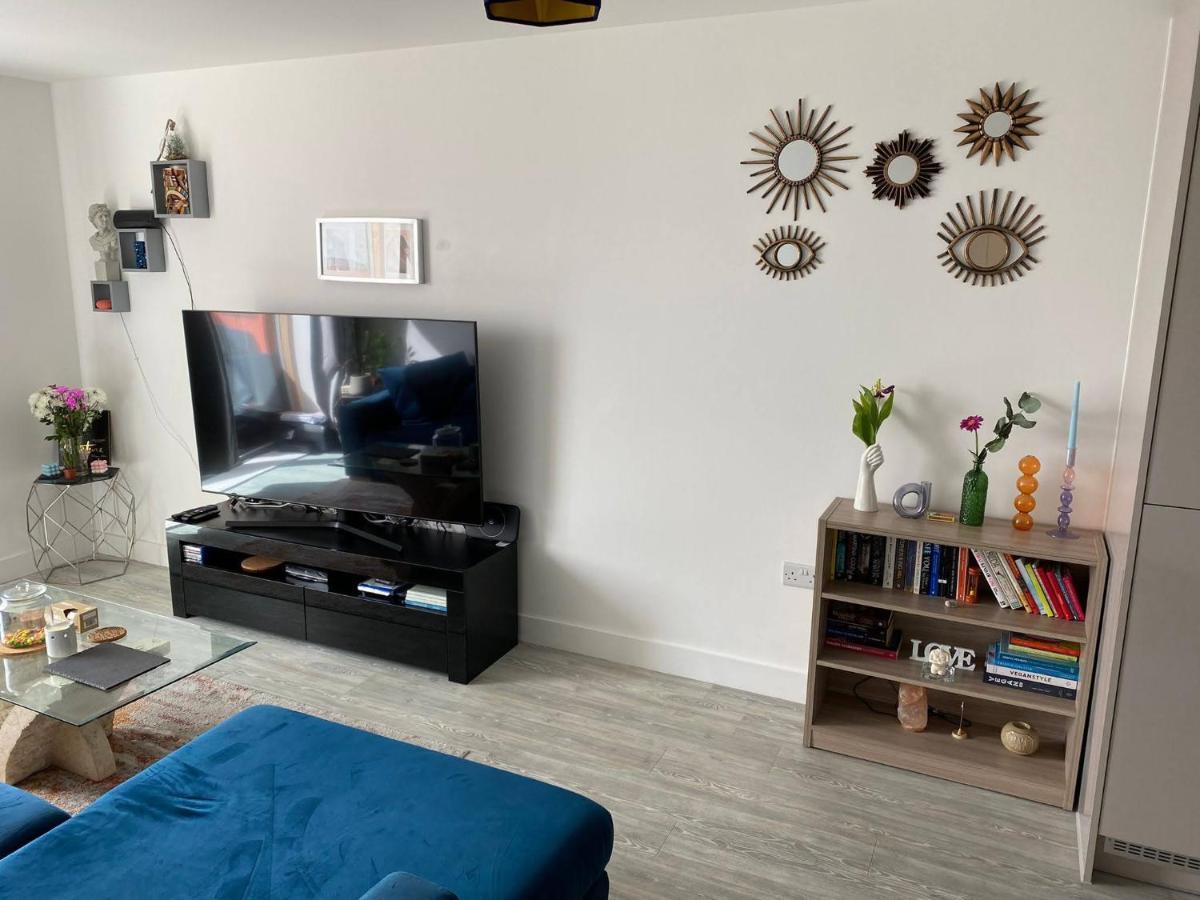 Apartment Entire Riverside With Balcony *