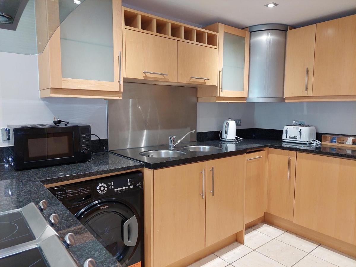 Lägenhet 1 Bed Suite, Waterside, Canary Wharf London