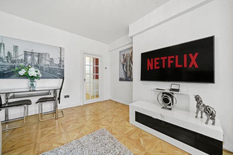 Trinity Large 3 Bed By Tower Bridge Bridge * Londra