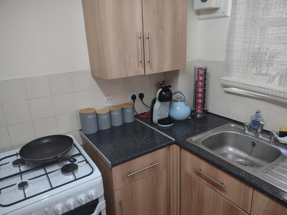 Quiet And Peaceful Double Bedroom In A Nice House With A Very Large Patio Gasthuis