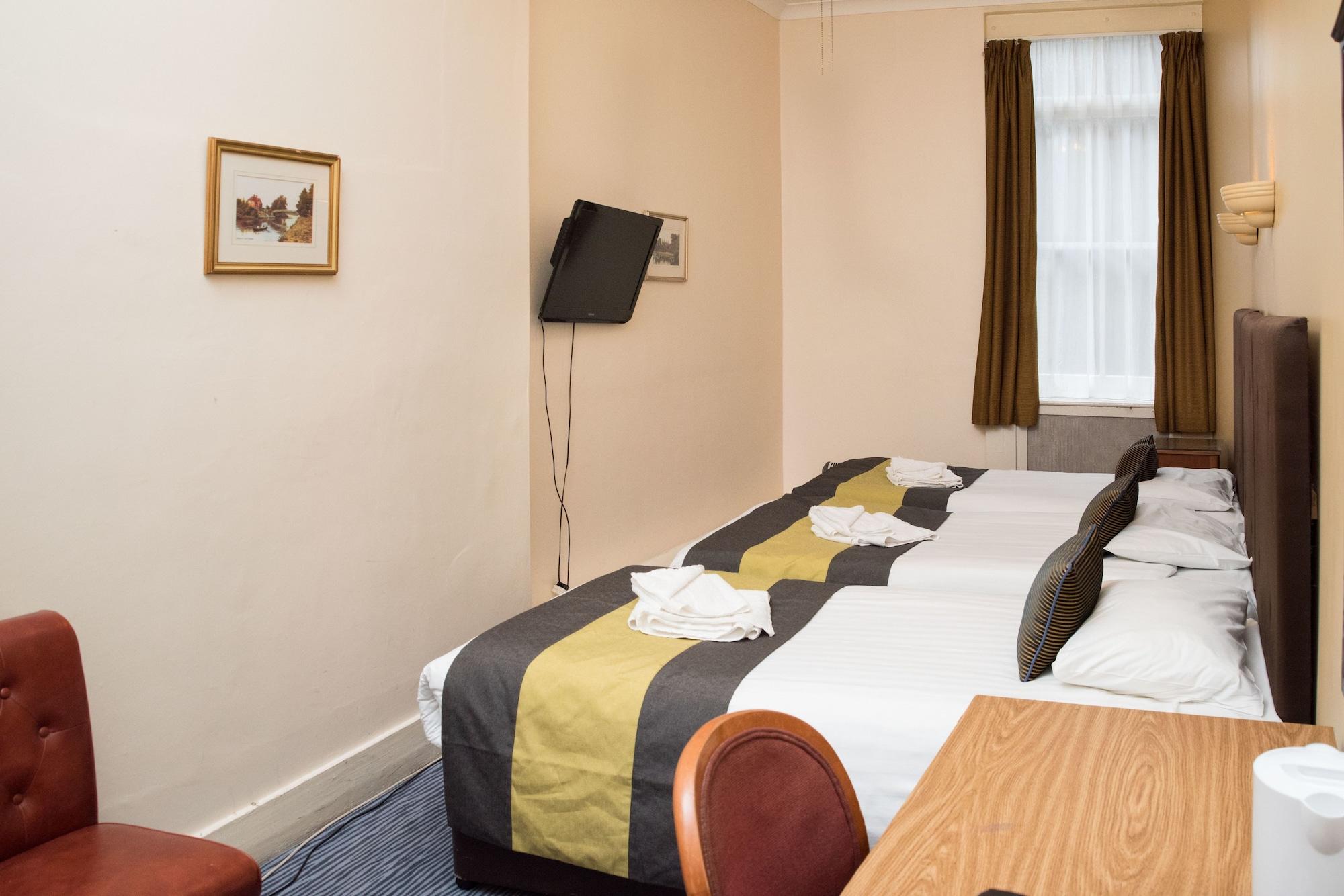 Rose Court Hotel 3*