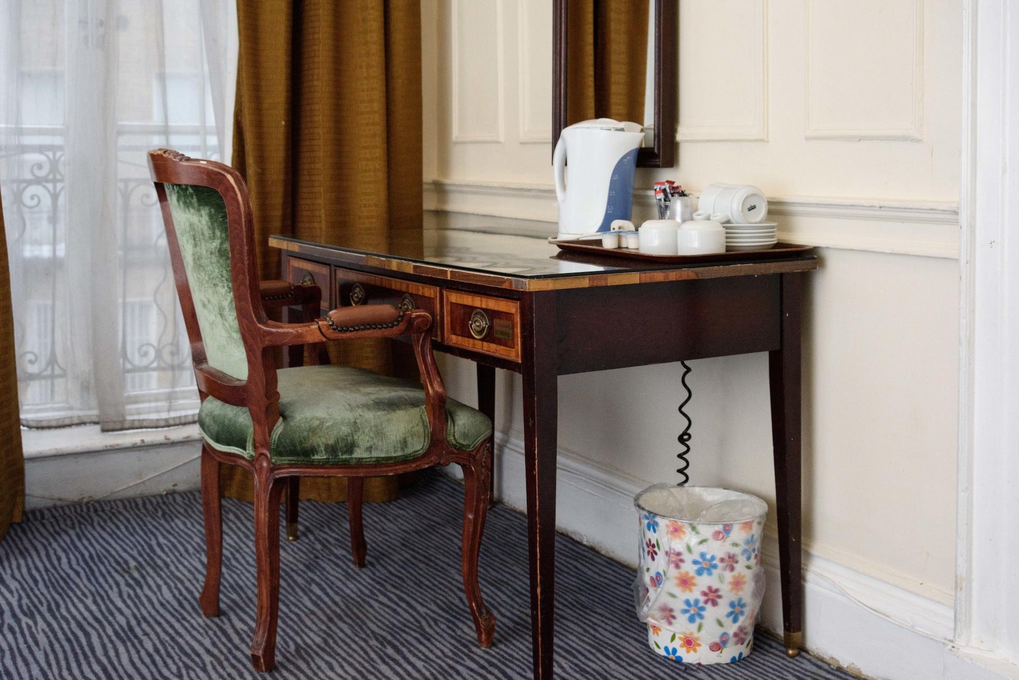 Hotel Rose Court 3*