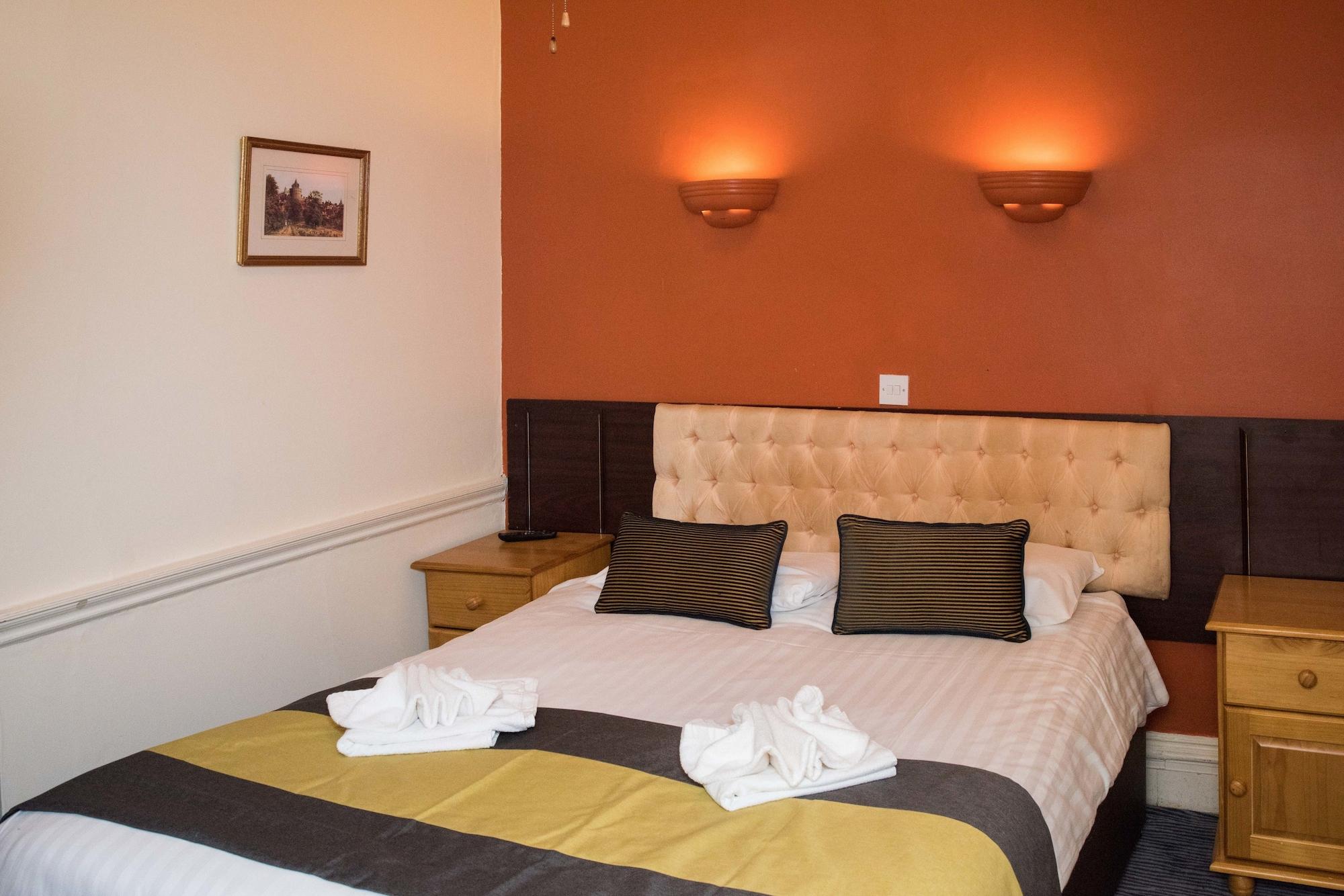 Rose Court Hotel 3*