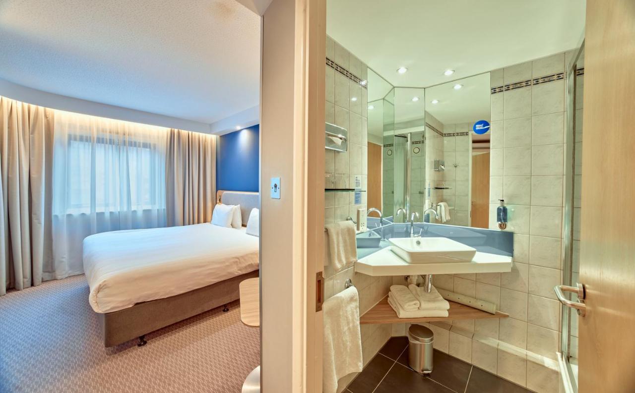 Express Stratford By Ihg Hotell