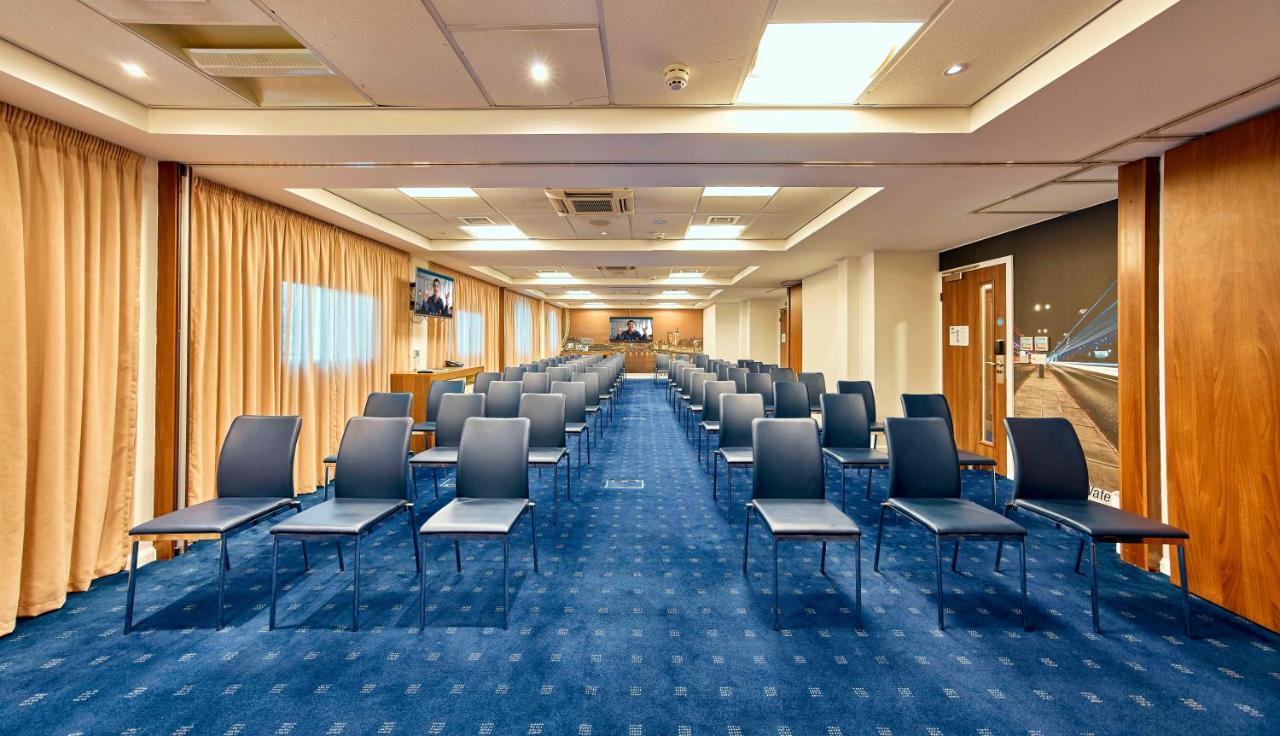 Express Stratford By Ihg Hotell