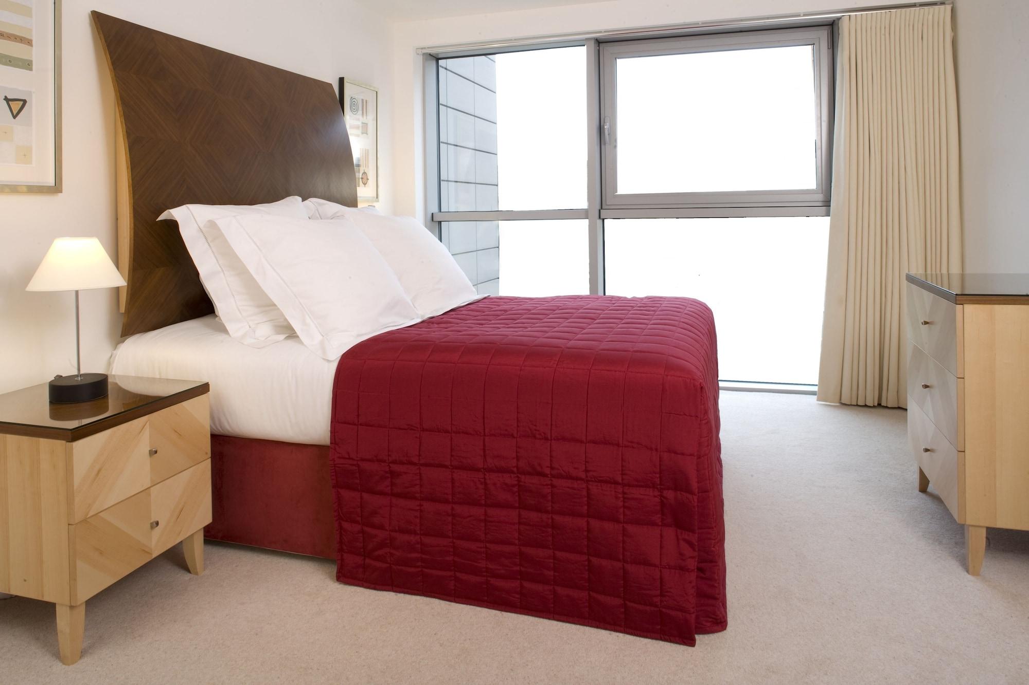 Marlin Stratford Aparthotel 4*