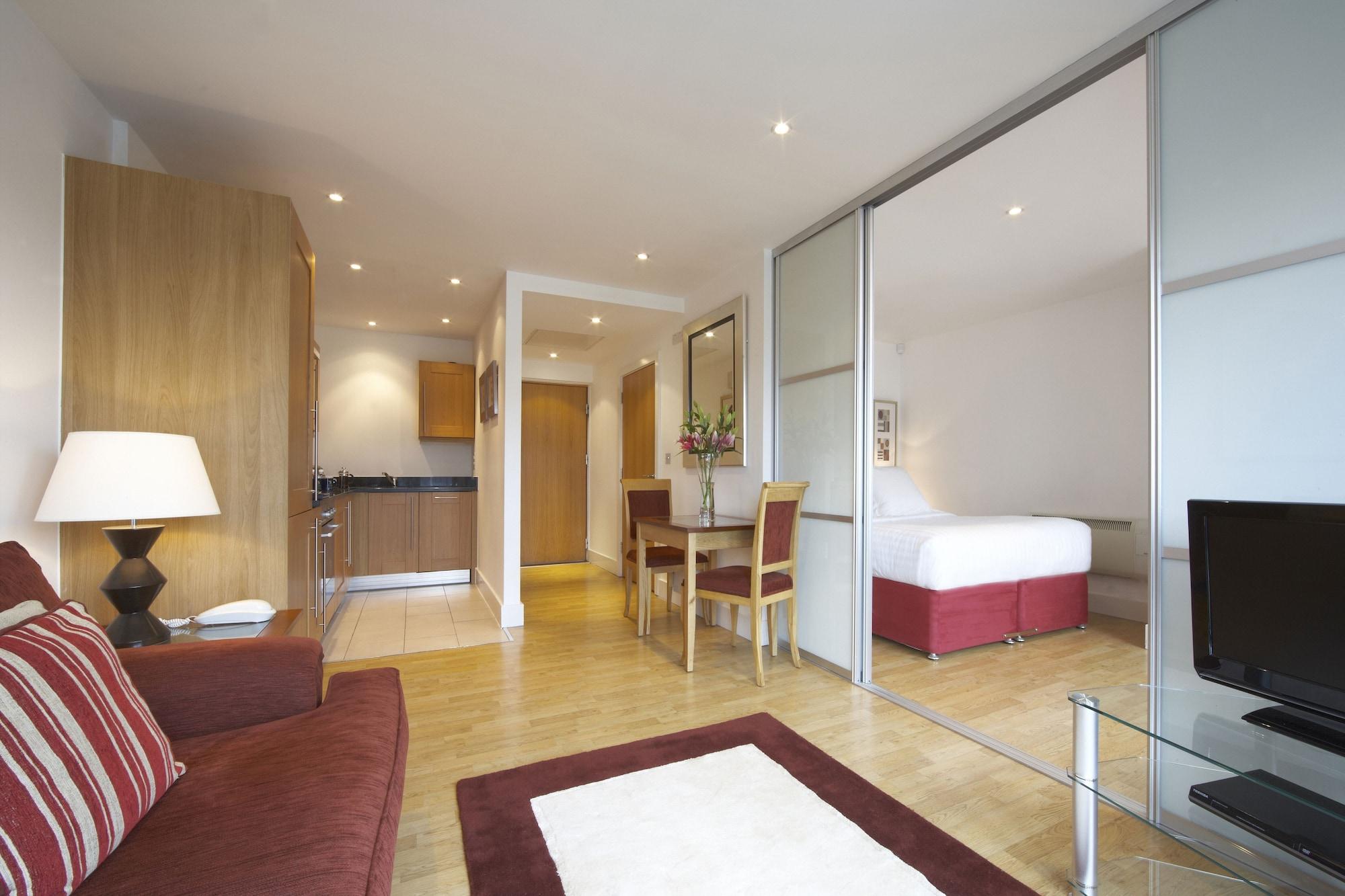 Marlin Stratford Aparthotel
