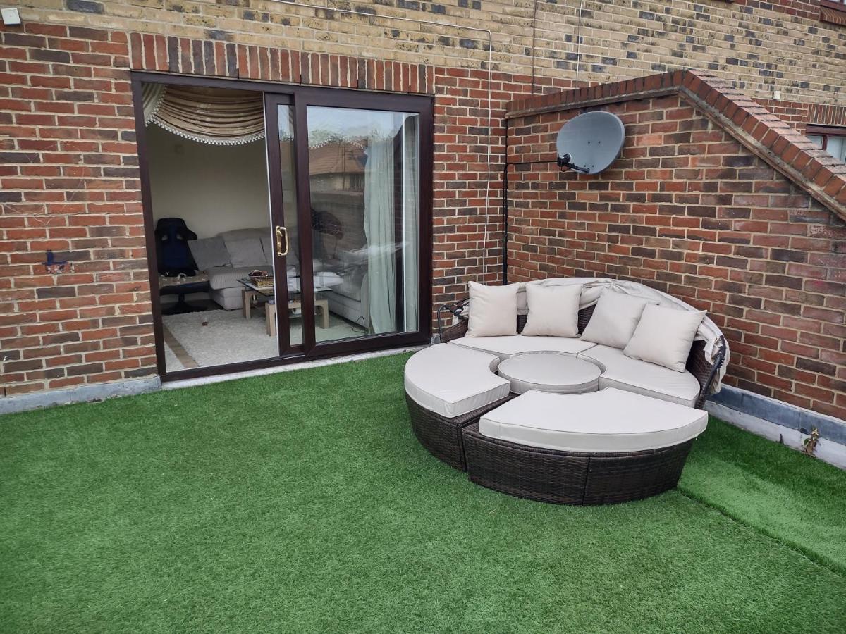Gasthuis Quiet And Peaceful Double Bedroom In A Nice House With A Very Large Patio *