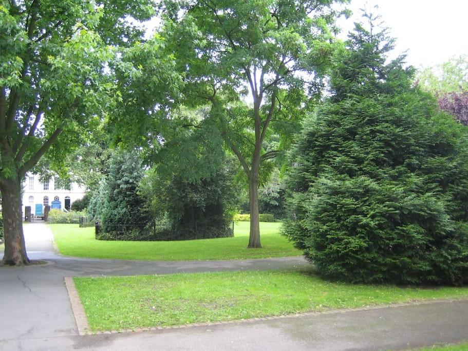 Tredegar Square * London