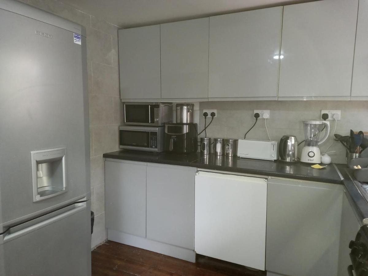 Bubblesbnb- 4 Bedroom House Holiday home London