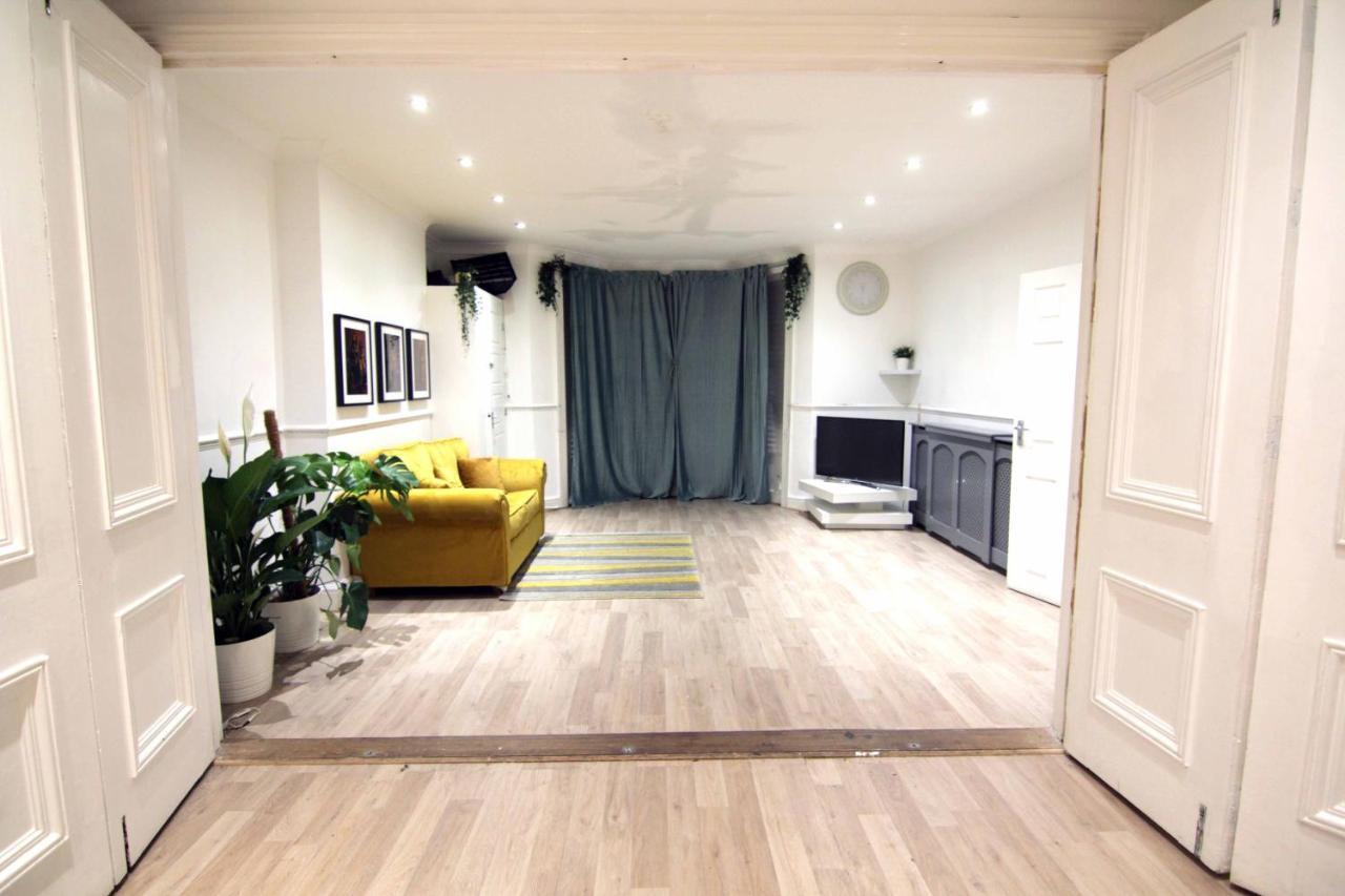 Apartment Spacious Multi-room London