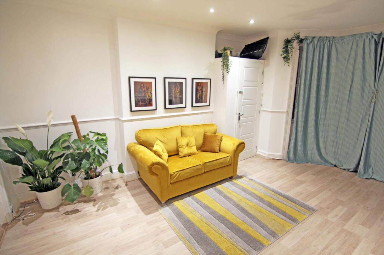 Spacious Multi-room Apartment London