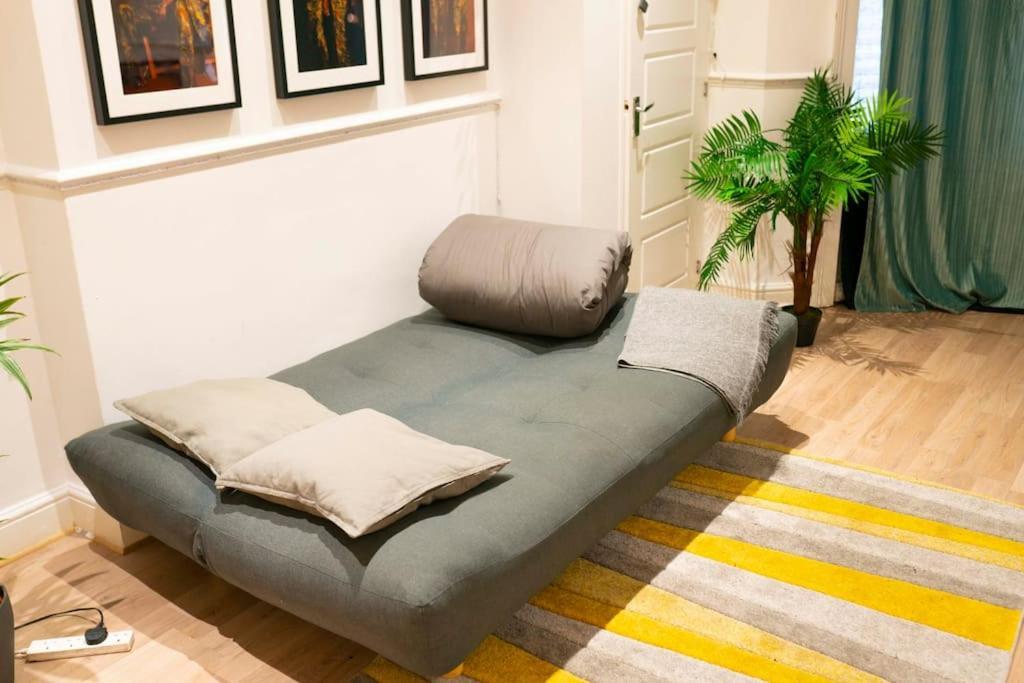 Spacious Multi-room *
