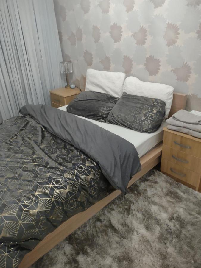 Quiet And Peaceful Double Bedroom In A Nice House With A Very Large Patio Gasthuis *