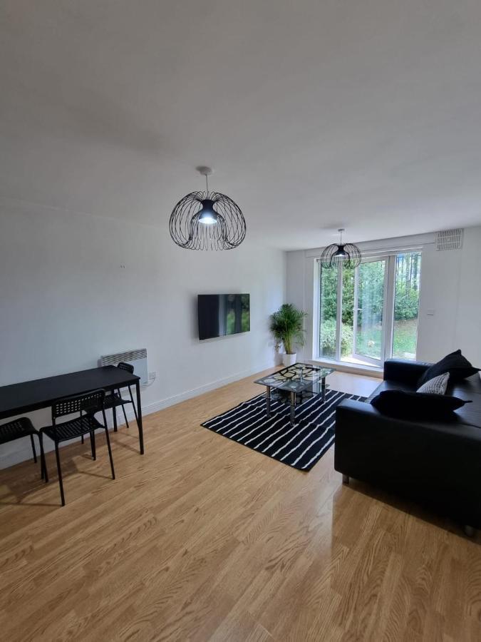 Appartement City Stays - Modern 2 Bedroom With Free Parking And Gym Access