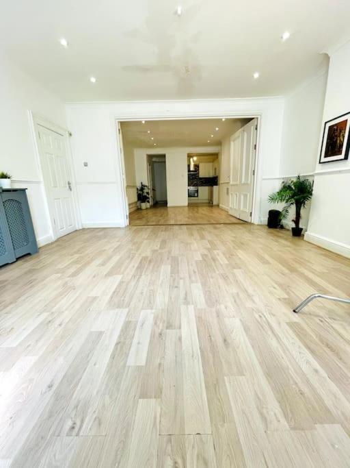 Spacious Multi-room London
