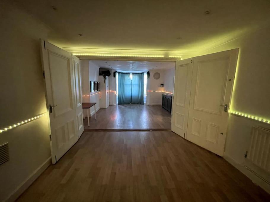 Spacious Multi-room London
